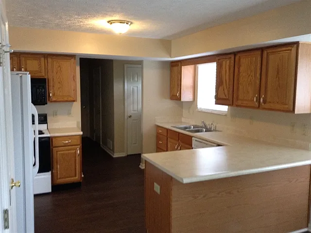 6186 Juneberry Ct — Photo 2