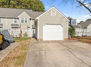 102 Lakewater Dr, Cary, NC 27511