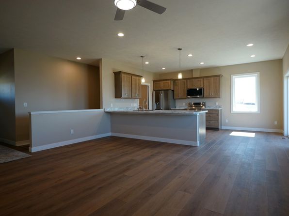 192 Novak St, Platte Center, NE 68653