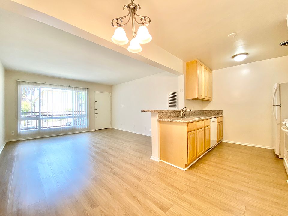 1st image of 11606 Gorham Ave APT 4