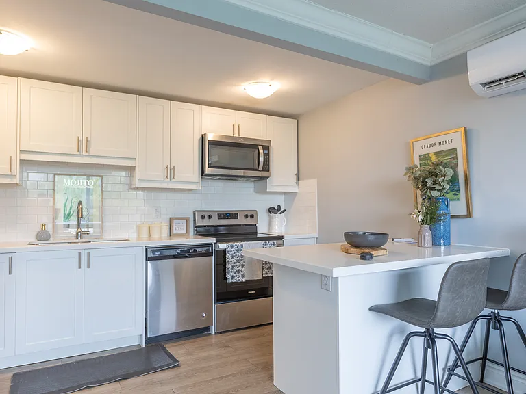 335 Melvin Ave — Photo 6