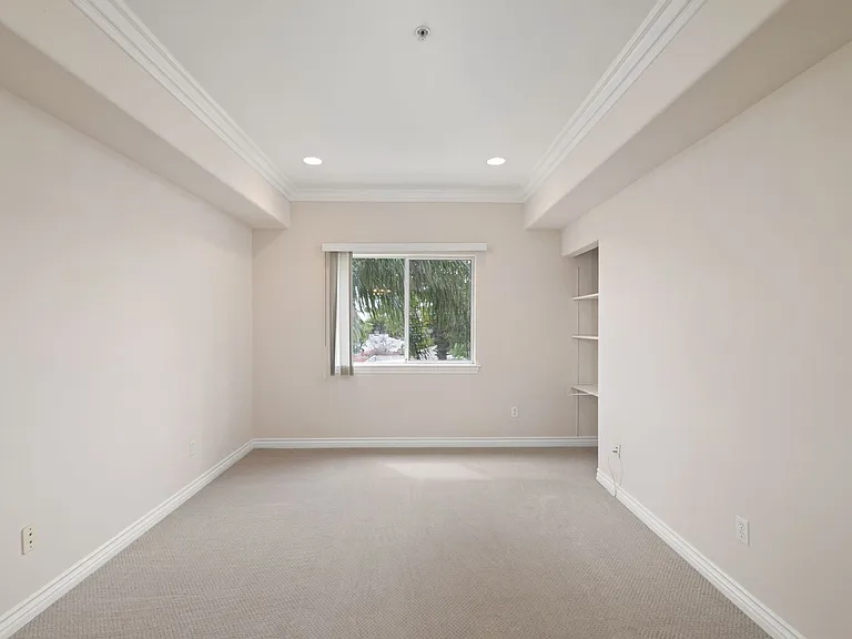3328 Oakhurst Ave — Photo 1