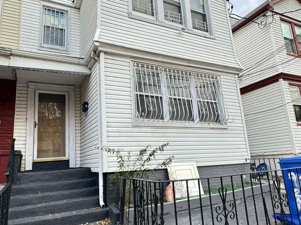 9126 183rd St FLOOR 1