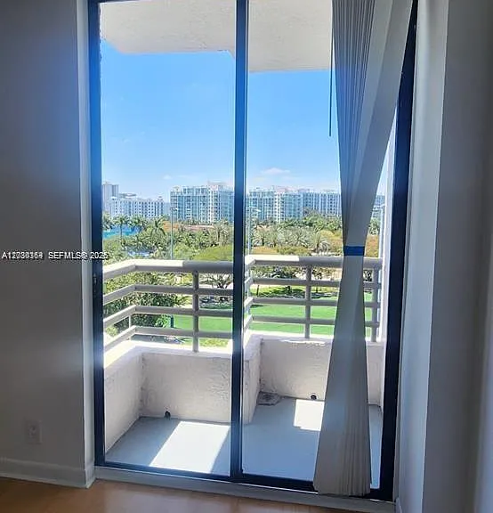 3300 NE 191st St #818 — Photo 17