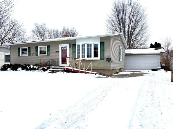 1925 Tennyson Ln, Madison, WI 53704