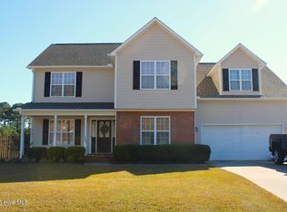 305 Trappers Rd, Hubert, NC 28539