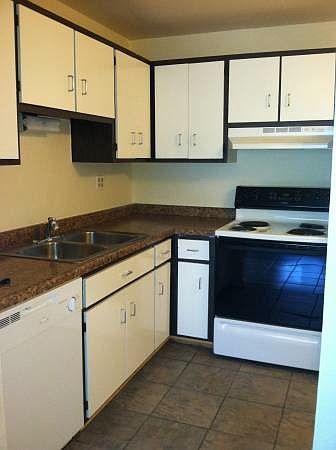 2nd image of 2905 Willow Ln APT D6