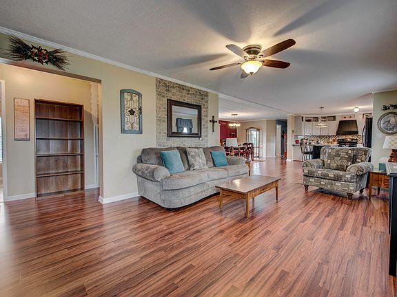 3rd image of 260 Mountain Meadows Dr