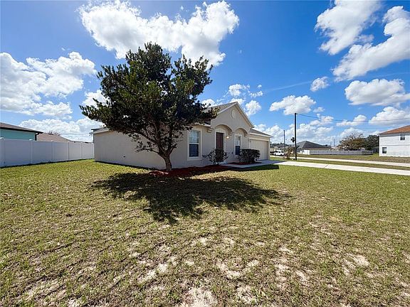3rd image of 1914 Manatee Ct