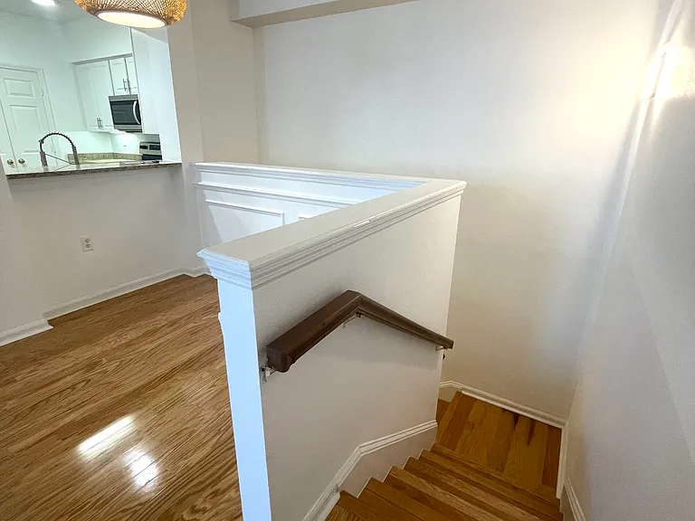2201 Bay Club Cir — Photo 35