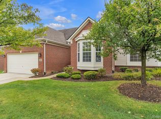 1134 Andover Cir, Walled Lake, MI 48390
