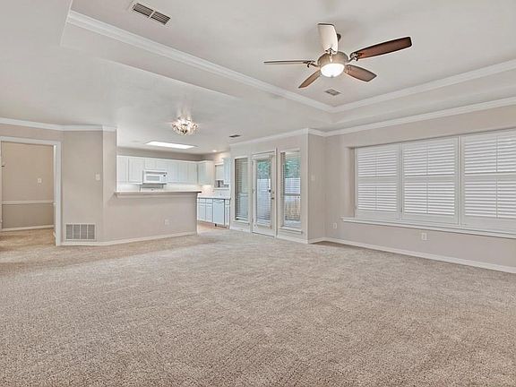 5th image of 400 Carnation Ct