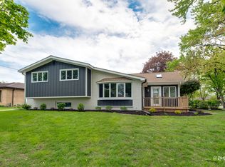 439 Hickory Dr, Itasca, IL 60143