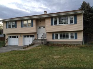 7 Surrey Dr, Riverside, CT 06878