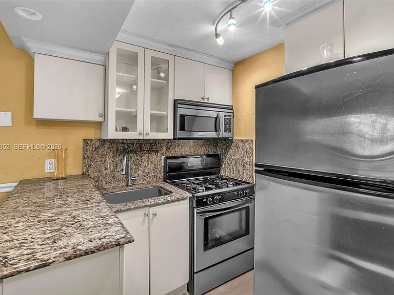 3245 Virginia St #65 — Photo 4