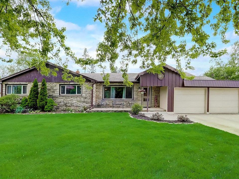 1st image of W236N6493 Hillview Dr