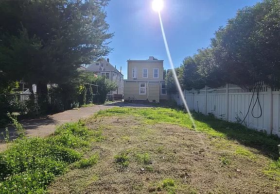 5th image of 66-23 79th St #1FAMILY