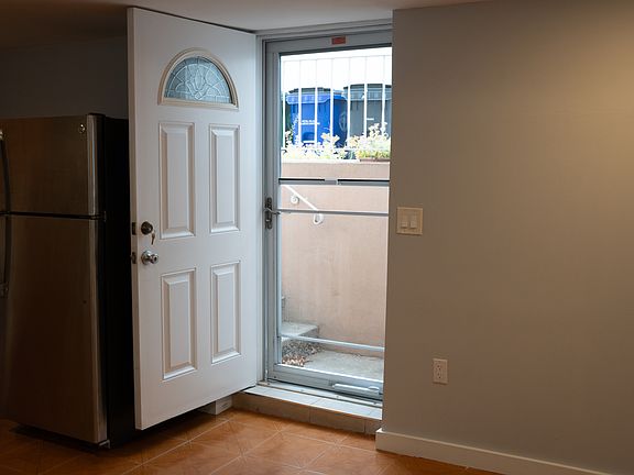 5th image of 315 Norway Ave #Basement