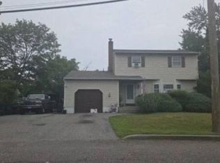 481 Keith Ln, West Islip, NY 11795
