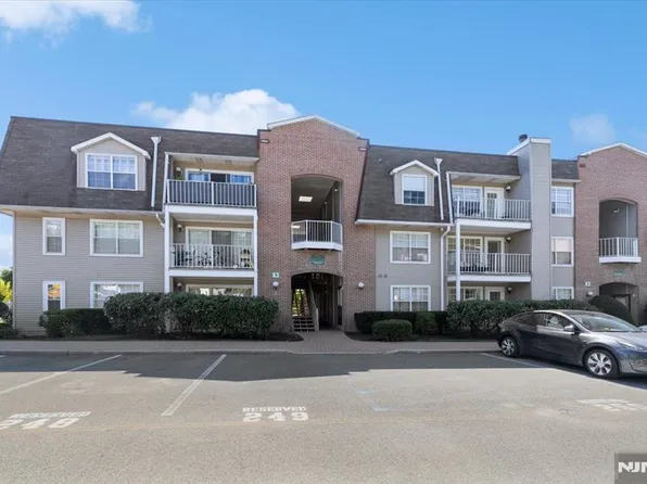 800 River Rd APT 323, Edgewater, NJ 07020