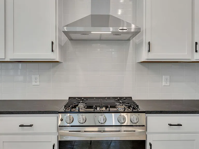 5917 Robertson Ave — Photo 9