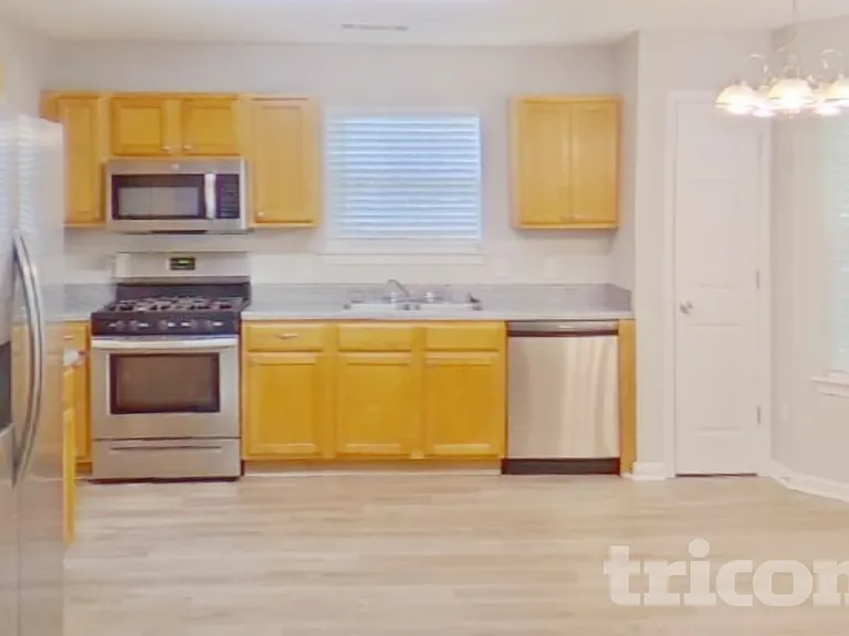 4430 Reserve Hill Xing — Photo 6