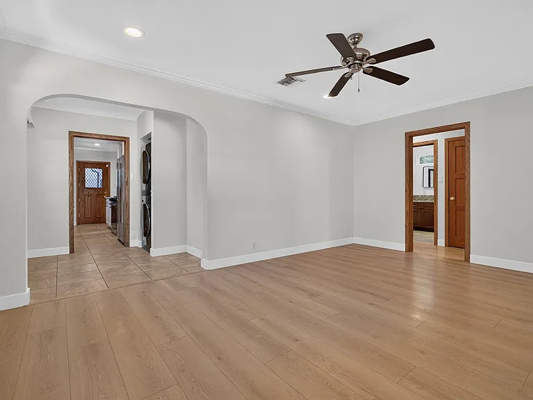 1811 N Avon St — Photo 8