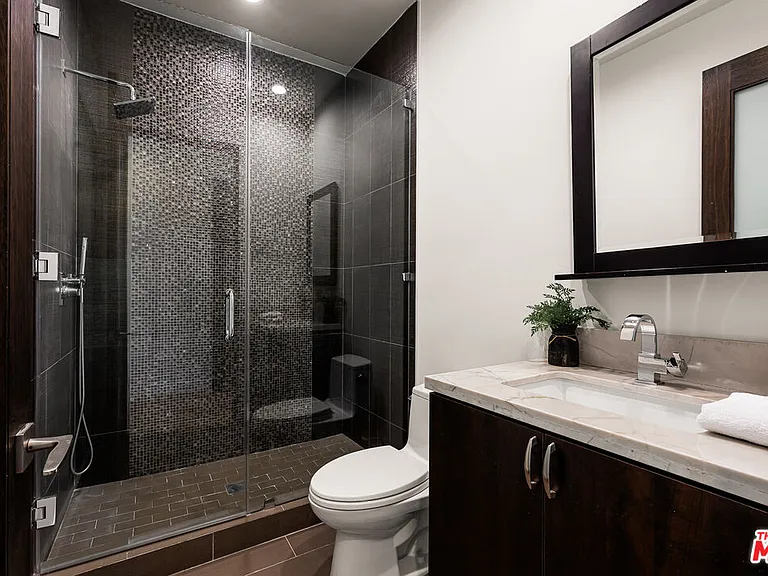 3116 Elvido Dr — Photo 24
