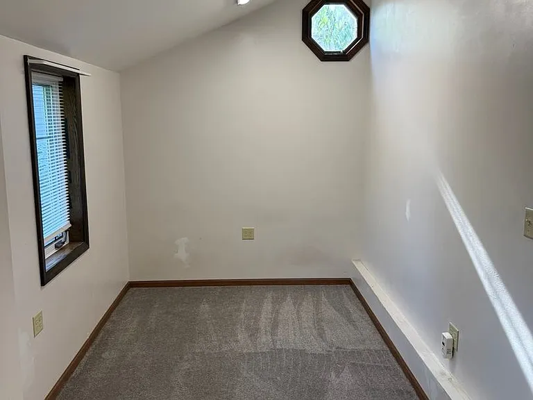 1015 Charles Ave — Photo 13