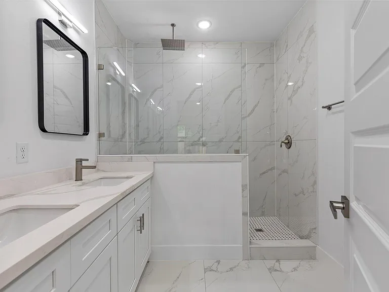 8109 Hamlet St #B — Photo 14