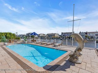 242 Curtis Point Dr, Mantoloking, NJ 08738