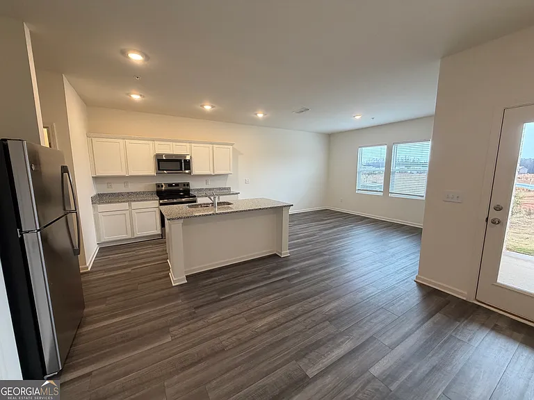 1205 Fagiolo St — Photo 3