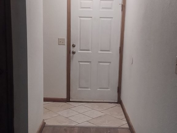 3rd image of 203 NE Churchill St