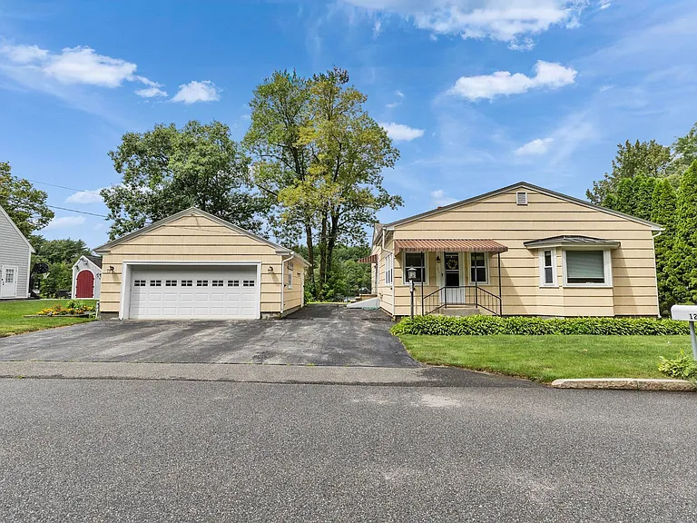 120 Chauncey Ave — Photo 25