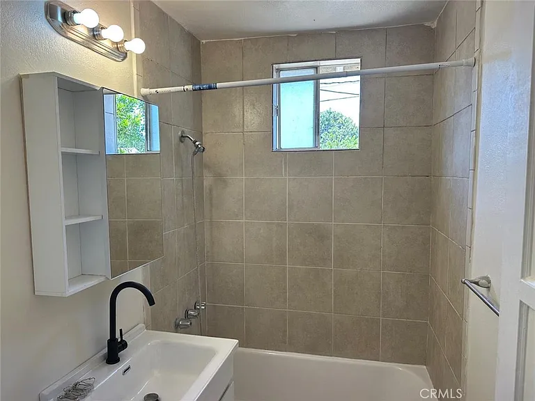 13727 Fairford Ave — Photo 9