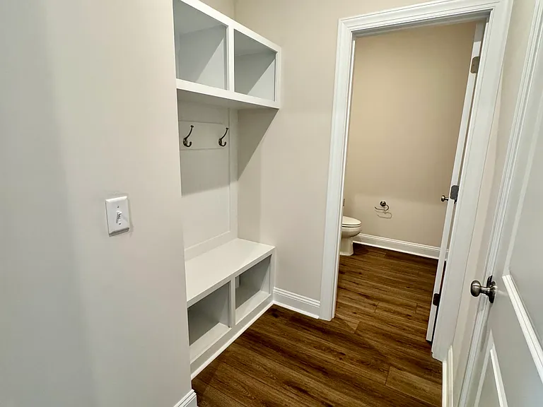 7453 Linda Vista Ln — Photo 8
