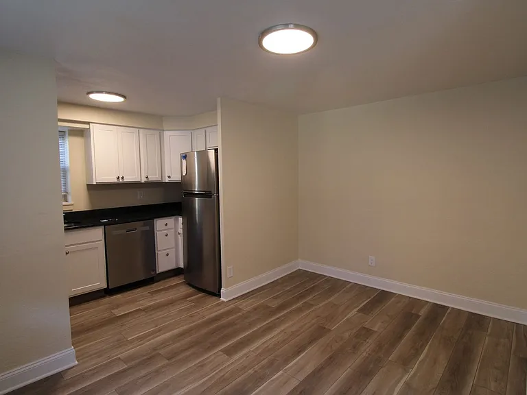 25 Lincoln Ave — Photo 6