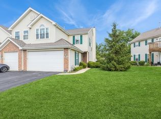 7412 Grandview Ct, Carpentersville, IL 60110