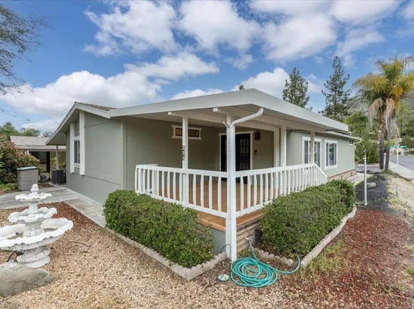 8975 Lawrence Welk Dr Space 224, Escondido, CA 92026
