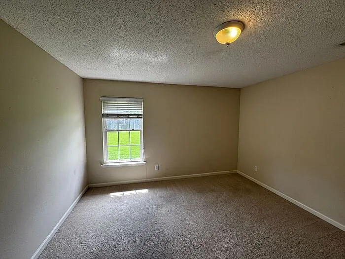7010 Thornwood Ln SE — Photo 37