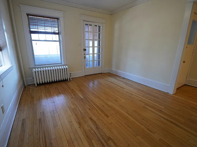 Oxford Street Apartments — Photo 24
