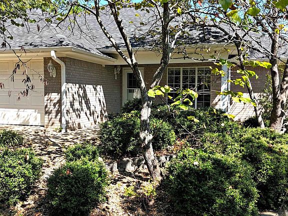 4th image of 105 Dogwood Dr