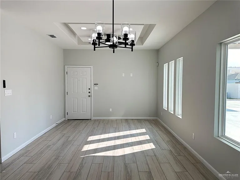 816 N Clarence Ave #3 — Photo 4