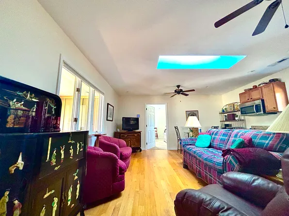 119 W Fox Chase Rd, Asheville, NC 28804