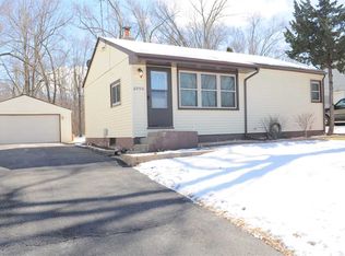 6990 Hiatt Dr, Rockford, IL 61114