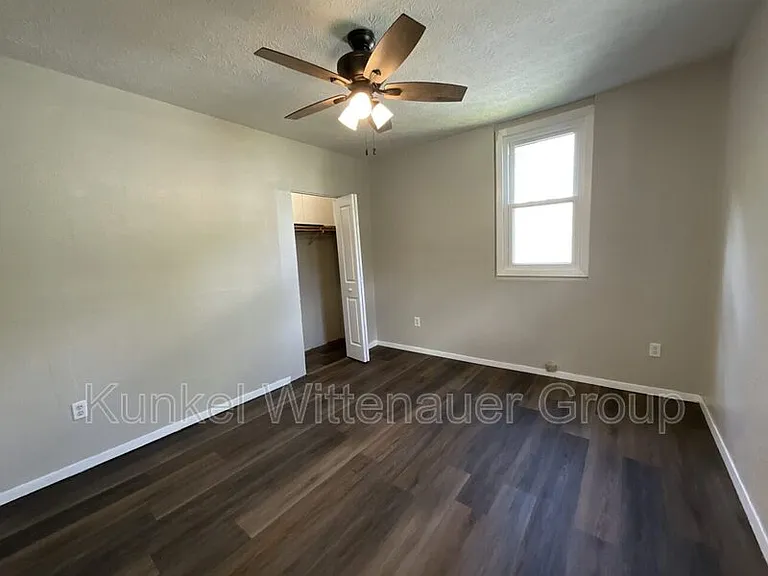 413 N Center St — Photo 9