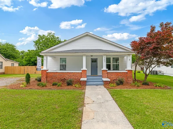 307 Simpson St SE, Hartselle, AL 35640