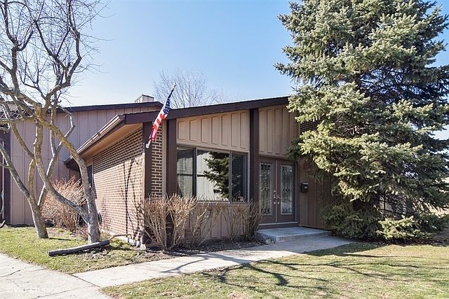 1st image of 704 Circle Dr