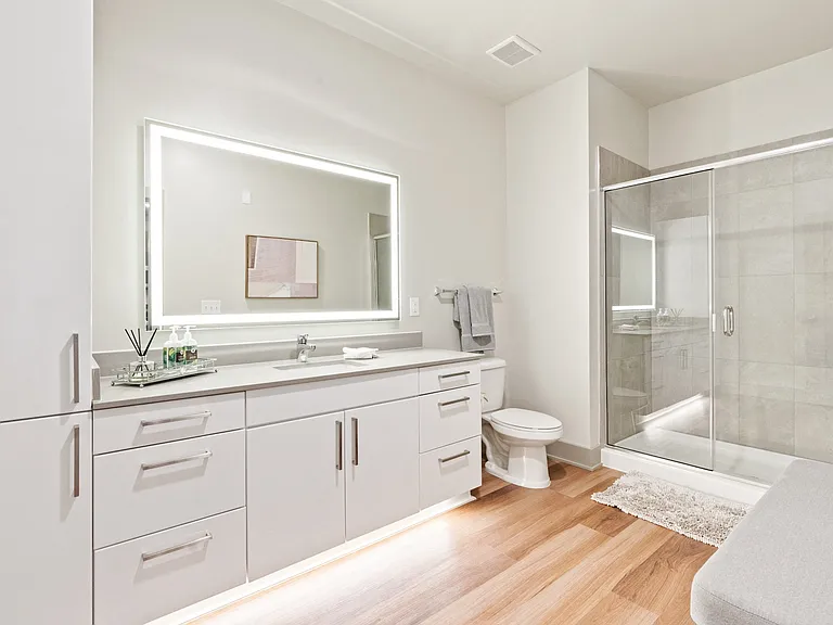 Bath at Pier 33 Apartments in Wilmington NC