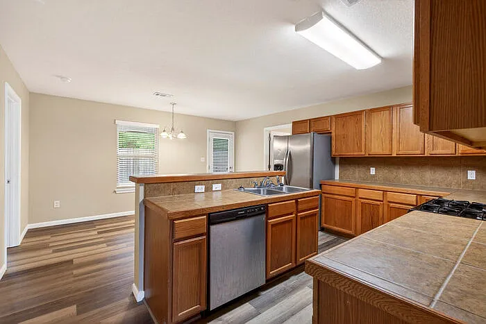 10261 English Manor Dr — Photo 8